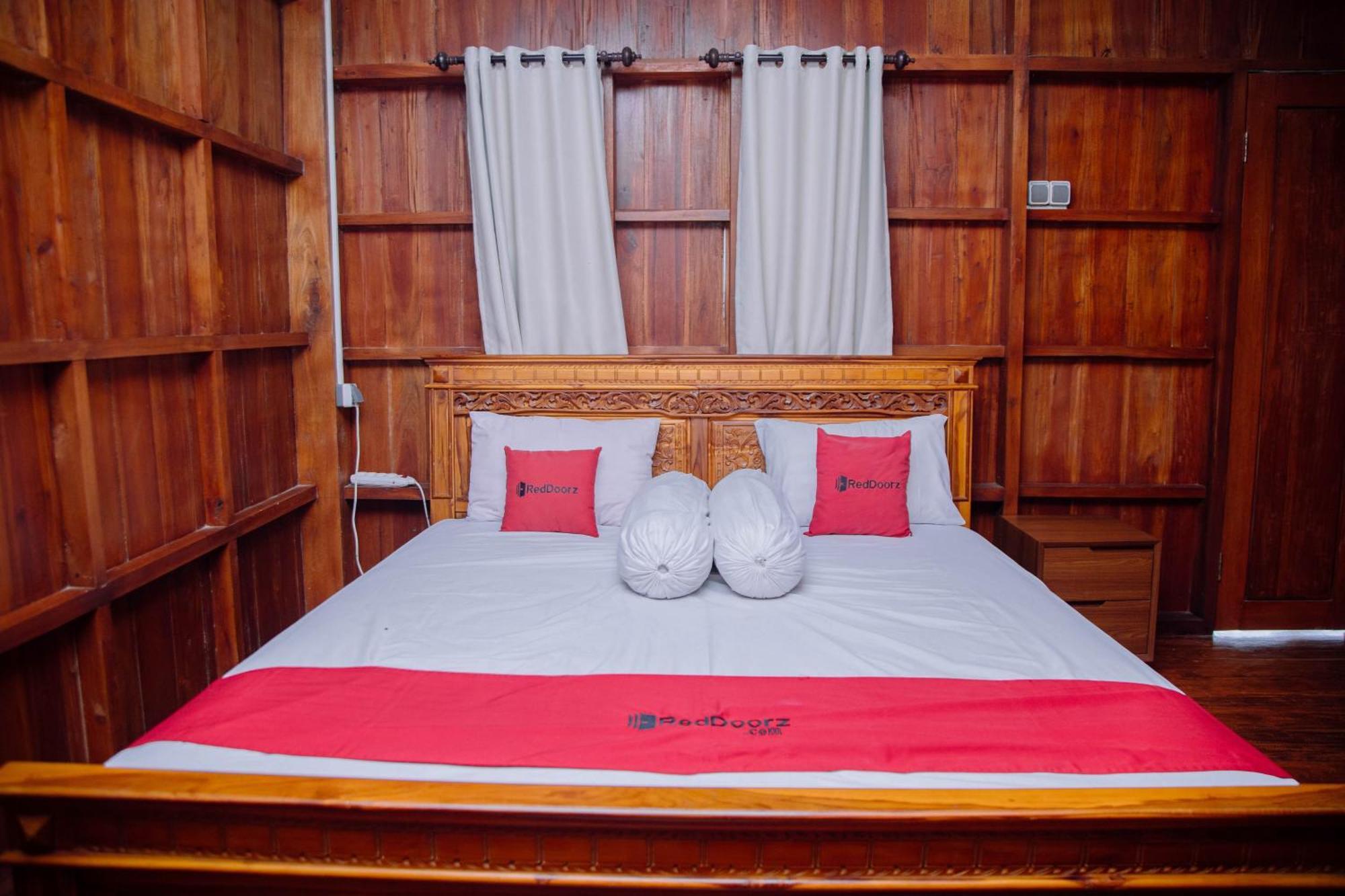 Reddoorz At Villa Bukit Senyum Lombok Kuripan  Exterior foto