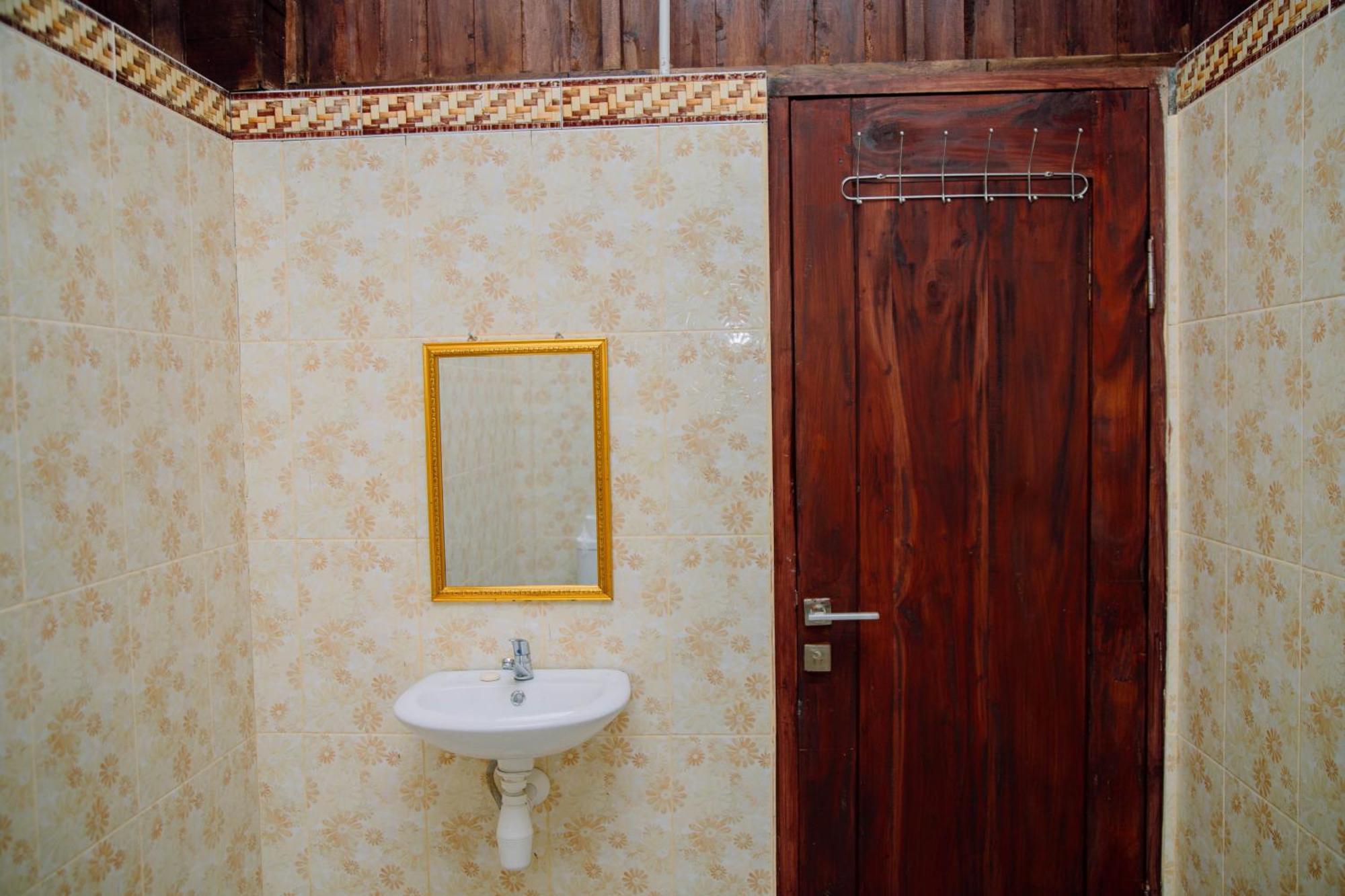 Reddoorz At Villa Bukit Senyum Lombok Kuripan  Exterior foto