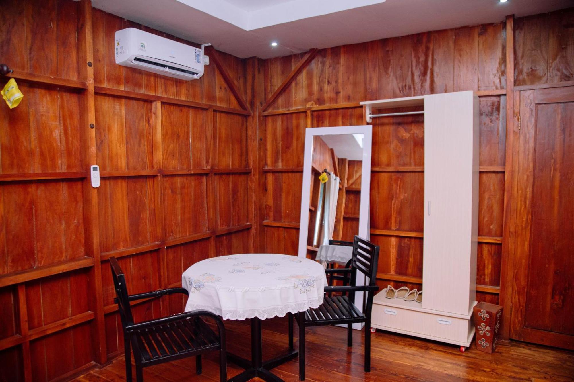 Reddoorz At Villa Bukit Senyum Lombok Kuripan  Exterior foto