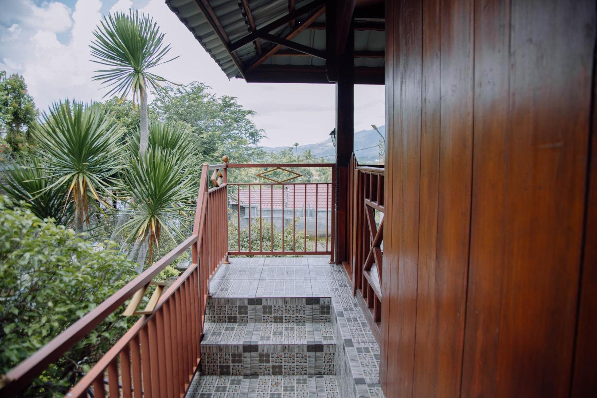 Reddoorz At Villa Bukit Senyum Lombok Kuripan  Exterior foto