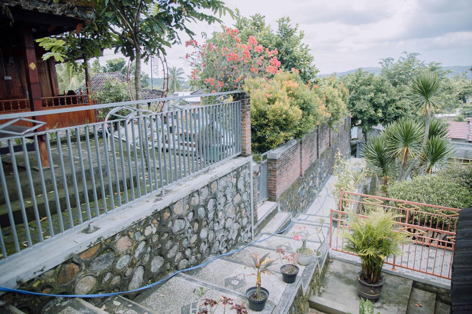 Reddoorz At Villa Bukit Senyum Lombok Kuripan  Exterior foto